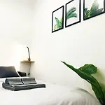 Champs Elysées - Ponthieu - Appartment